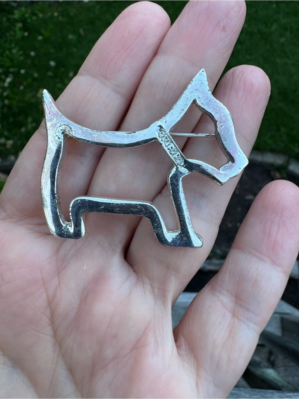 Silver Dog-Shaped Brooch Pin – Scottie
